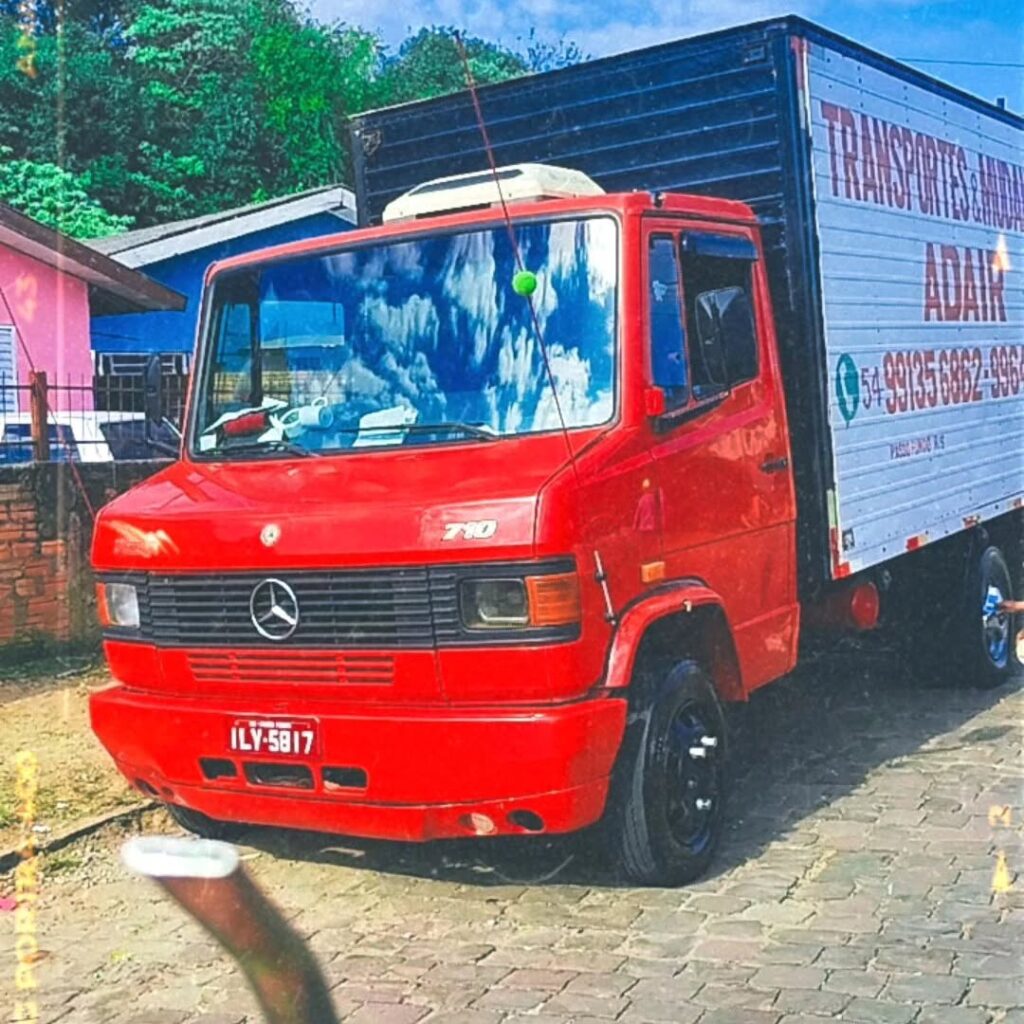 Adair Fretes e Mudanças